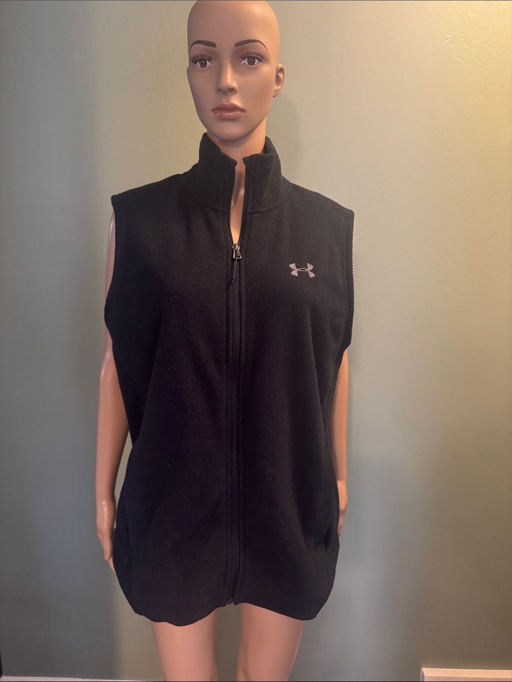 Under Armour Black Sleeveless Zip-Up Fleece Vest